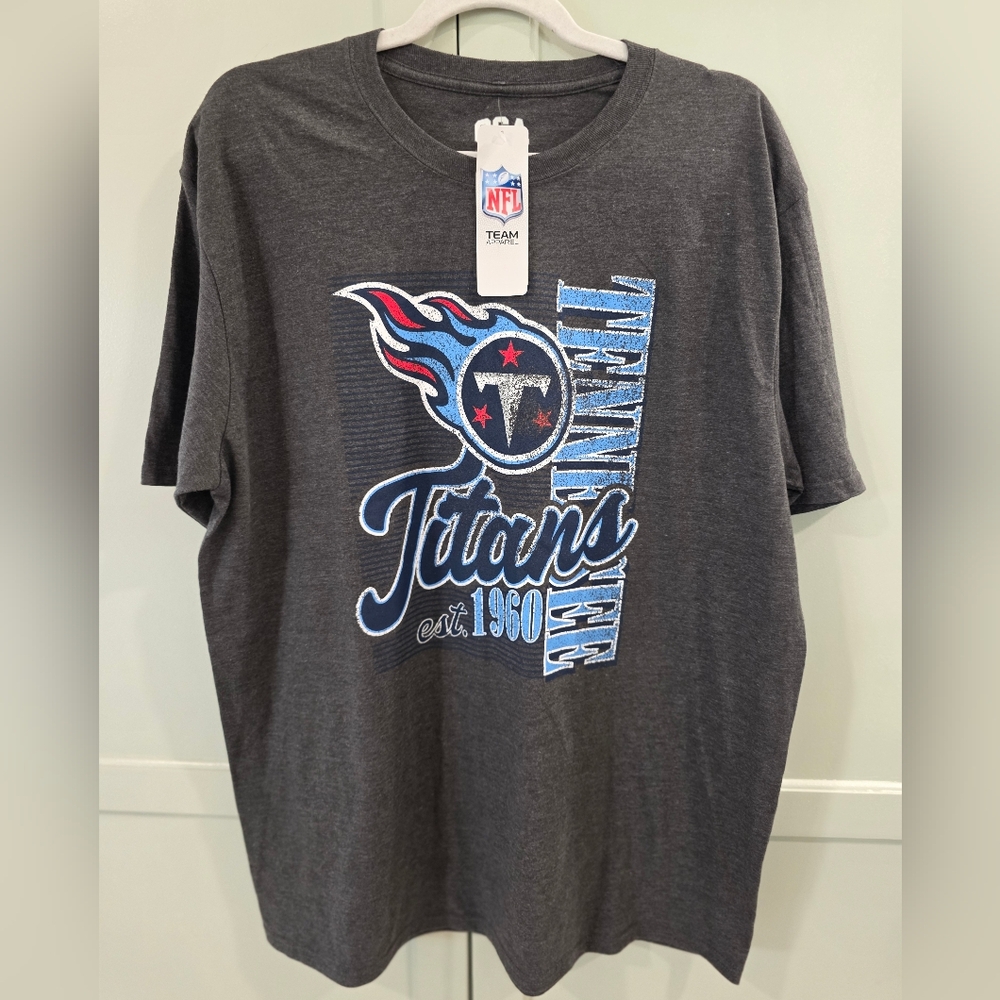 NFL Team Apparel Tennessee Titans Football Men’s T-shirt Cotton NWT Size XL